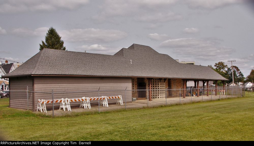 Former CNJ station, last saw a train in 1953. Thanks to Steve Coraggio for location!
